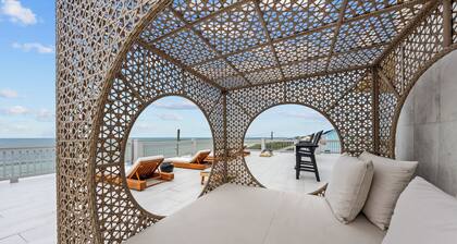Beachfront Luxury / Rooftop Terrace / HotTub / 6BR