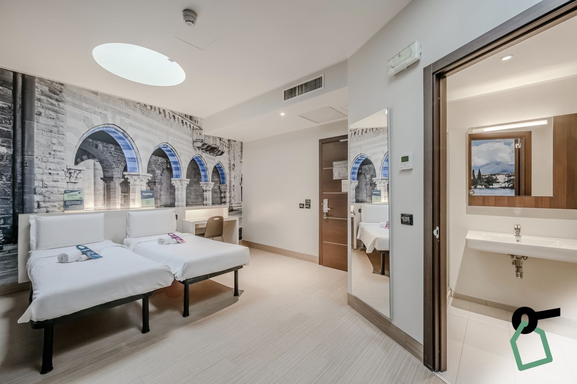 Cunas, wifi gratis y ropa de cama 