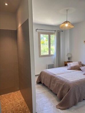 2 Schlafzimmer, Bügeleisen/Bügelbrett, Reisekinderbett, WLAN