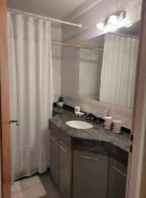 Towels, toilet paper - Azcuenaga Recoleta Palace (Recoleta)