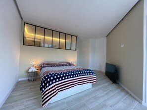 6 bedrooms, iron/ironing board, free WiFi, bed sheets