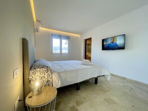 6 bedrooms, iron/ironing board, free WiFi, bed sheets - ALBIR & RELAX HOLIDAY VILLA R147 (Alfaz del Pí)
