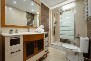 Shower, towels - SUN, SAND & LUXURY SEAFRONT APARTMENT VERACRUZ LEVANTE (R154) (Benidorm)