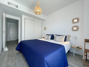 2 chambres, fer et planche à repasser, Wi-Fi gratuit, draps fournis