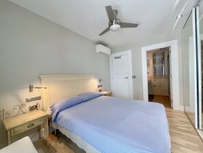 2 bedrooms, bed sheets