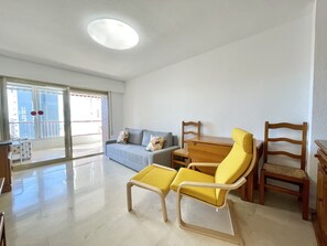 TV - PRINCIPADO WIFI, AIRCO, POOL AND GARDEN N031 (Benidorm)