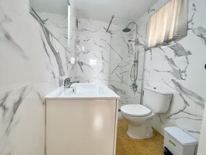 シャワー、タオル