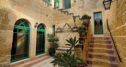 Historic Farmhouse with Courtyard, Kitchen Terrace and Rooftop Pool