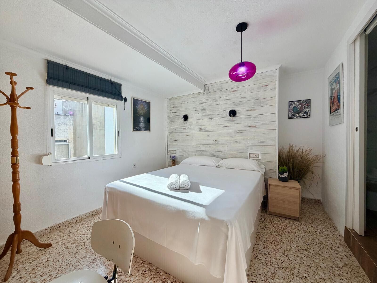 5 habitaciones, tabla de planchar con plancha y wifi gratis 