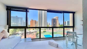 Fer et planche Ă repasser, draps fournis