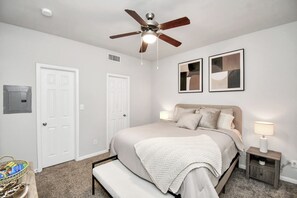 1 dormitorio, tabla de planchar con plancha, wifi gratis y ropa de cama