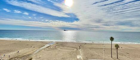 Una spiaggia nelle vicinanze