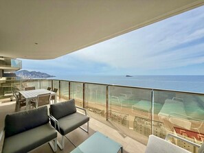 Outdoor dining - SUNSET CLIFF SEASIDE HEAVEN (A041) (Benidorm)