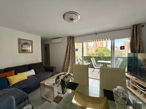 TV - TORRE COLON APARTMENT (A120) (Benidorm)