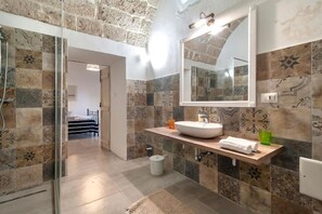 Villa, 2 soverom | Bad