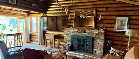 Smart TV y chimenea
