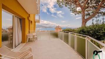 Chambre Triple Standard | Terrasse/Patio