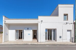 Exterior detail - Athena - Bilo Standard by BarbarHouse (Porto Cesareo)