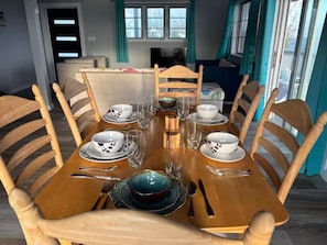 Dining - Aqua Bond - beautiful direct ocean view home in Rainbow Bay (Rainbow Bay)