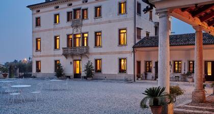 Elegante Villa aus dem 17. Jahrhundert in Venetien – Perfekt für Gruppen