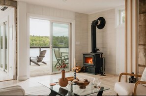 Interior - The Lake House with Kayaks and Bikes on the waterfront (Lake Huntington)