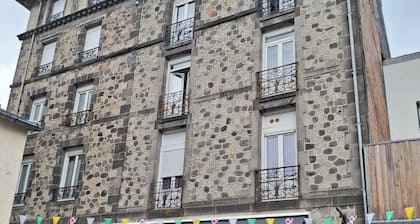 Apartment in the center of mont dore, close to the thermal baths and shuttles to sancy.