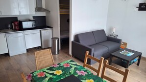 Uklassifisert bilde, 3 av 13, knapp