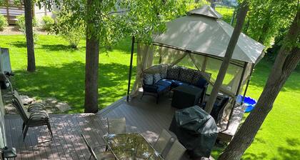 For EAA 2025 - 4 bdrm, 3.5 bath house 2.5 miles from EAA grounds with AC/Wifi