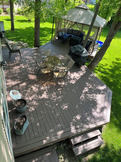 For EAA 2025 - 4 bdrm, 3.5 bath house 2.5 miles from EAA grounds with AC/Wifi