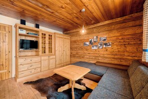 TV, fireplace - Quiet, cozy log cabin 6-10 persons, Grossarl, Salzburger Land (Großarl)