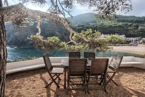 Outdoor dining - 3 bedroom apartment in first sea line in Sa Tuna, Begur (H02) (Begur)