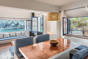 Interior - 3 bedroom apartment in first sea line in Sa Tuna, Begur (H02) (Begur)