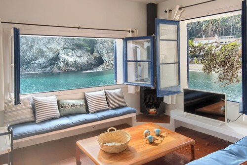 3 bedroom apartment in first sea line in Sa Tuna, Begur (H02)