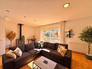 TV - Villa w/ pool in Begur (H14) (Begur)