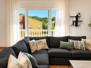 TV - Villa w/ pool in Begur (H14) (Begur)