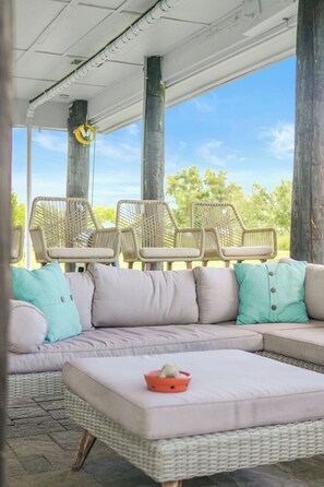 Terrace/patio - Bay Views/King Bed/Close to Sand/Lvl 2 Car Charger (Bolivar Peninsula)