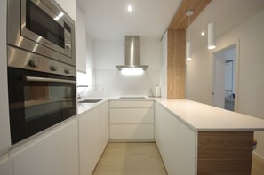 Fridge, microwave, oven, dishwasher