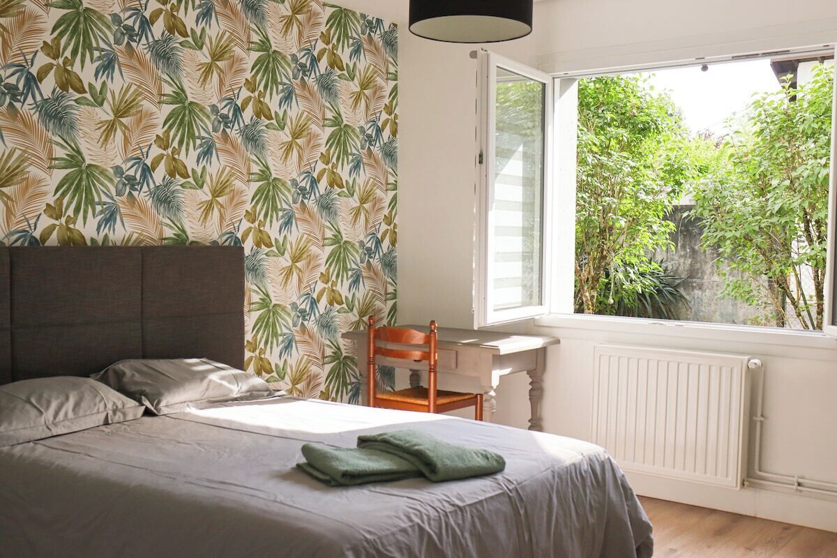 1 多间卧室、熨斗/熨衣板、WiFi、床单