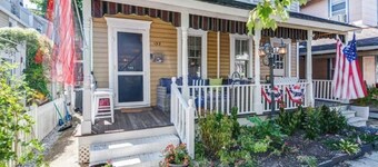 Charming 2-bedroom house in Ocean Grove with centralAC, WiFi walk to beach