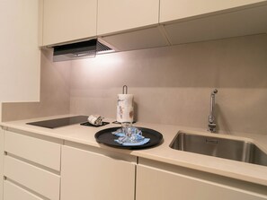 Kühlschrank, Ofen, Herdplatte, Geschirrspüler