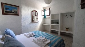 1 chambre, fer et planche à repasser, Wi-Fi gratuit, draps fournis