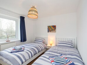 4 quartos, individualmente decorados, individualmente mobiliados