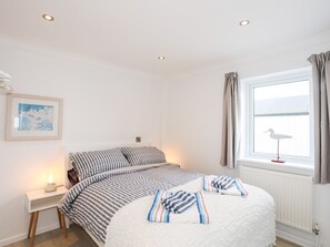 4 عدّة غرف نوم وبديكورات فريدة لكل غرفة وطراز فريد لكل وحدة