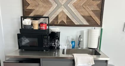 Lucky Lake 208 tiny home B