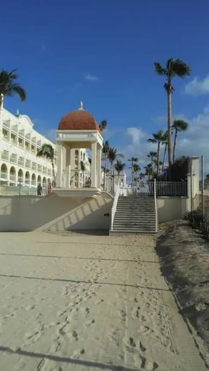 Exterior - Bahia (Rooftop pool) - Steps to the Beach (Cabo San Lucas)
