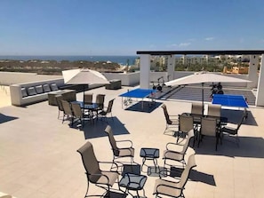 Outdoor dining - Bahia (Rooftop pool) - Steps to the Beach (Cabo San Lucas)