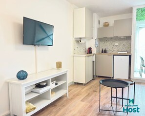 雪櫃、微波爐、焗爐、咖啡機/沖茶器