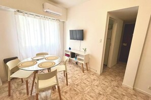 Dining - Scalabrini Palermo Palace spacious apartment (Palermo)