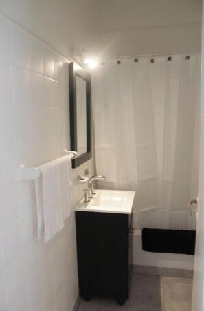 Bidet, håndklæder, Toiletpapir