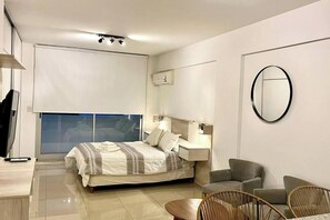 1 bedroom, iron/ironing board, WiFi, bed sheets - Iluminado monoambiente en el corazón de Palermo (Autónoma de Buenos Aires)